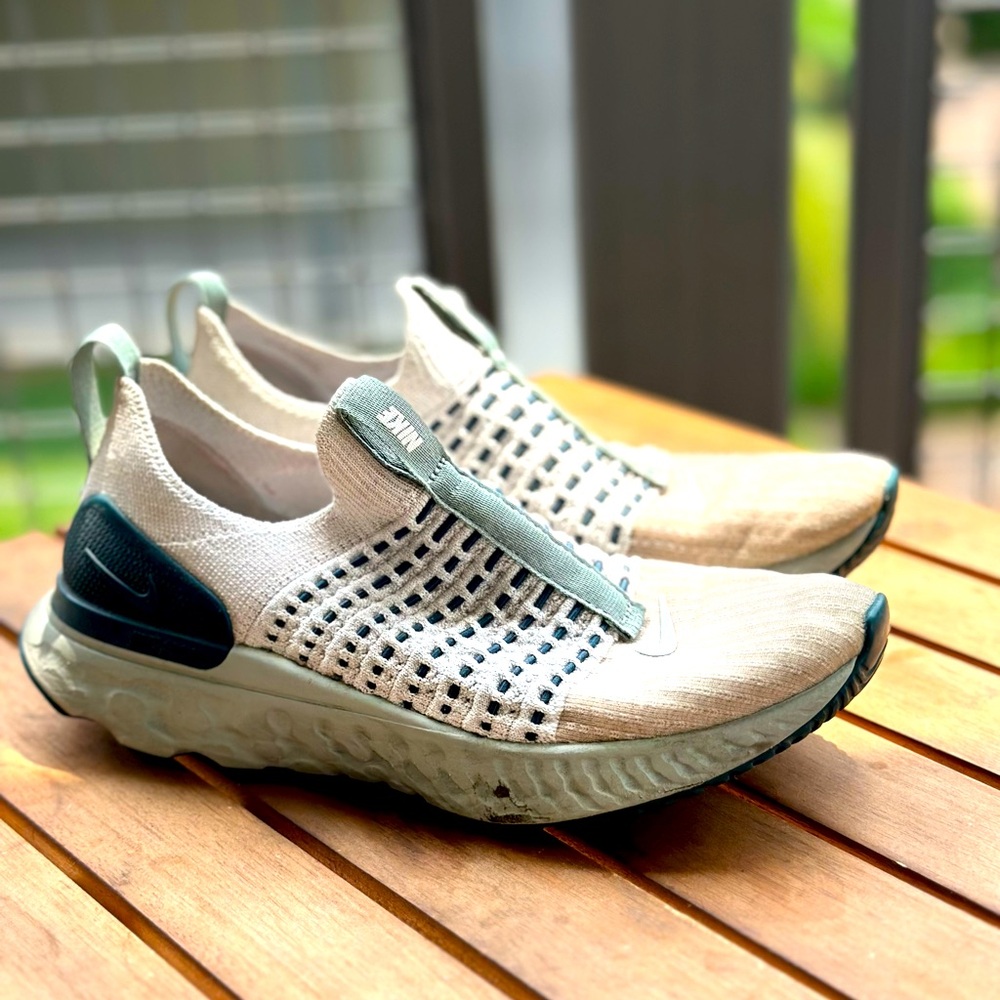 Size 7women Nike React Phantom Run Flyknit 2 Platinum Tint Dark Teal Green White
